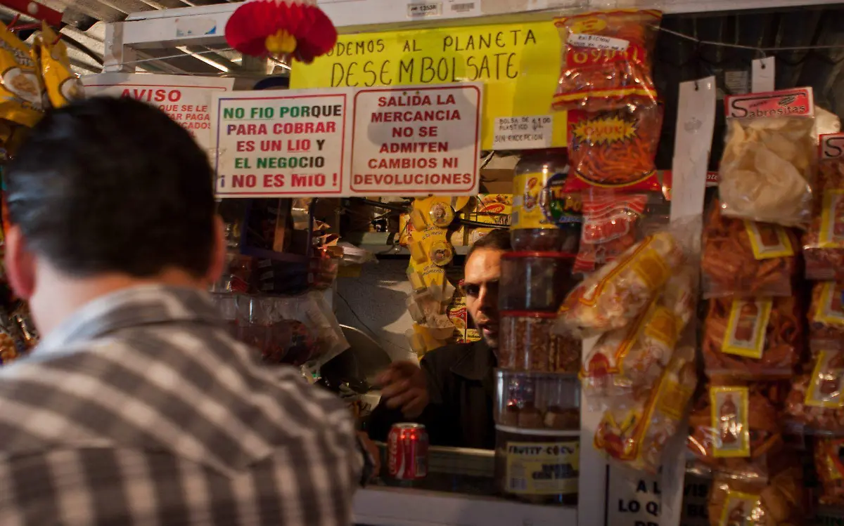 La mayoría de los micronegocios, como las tienditas, aún no aceptan pago con tarjetas y se encuentran lejos de la digitalización Cuartoscuro